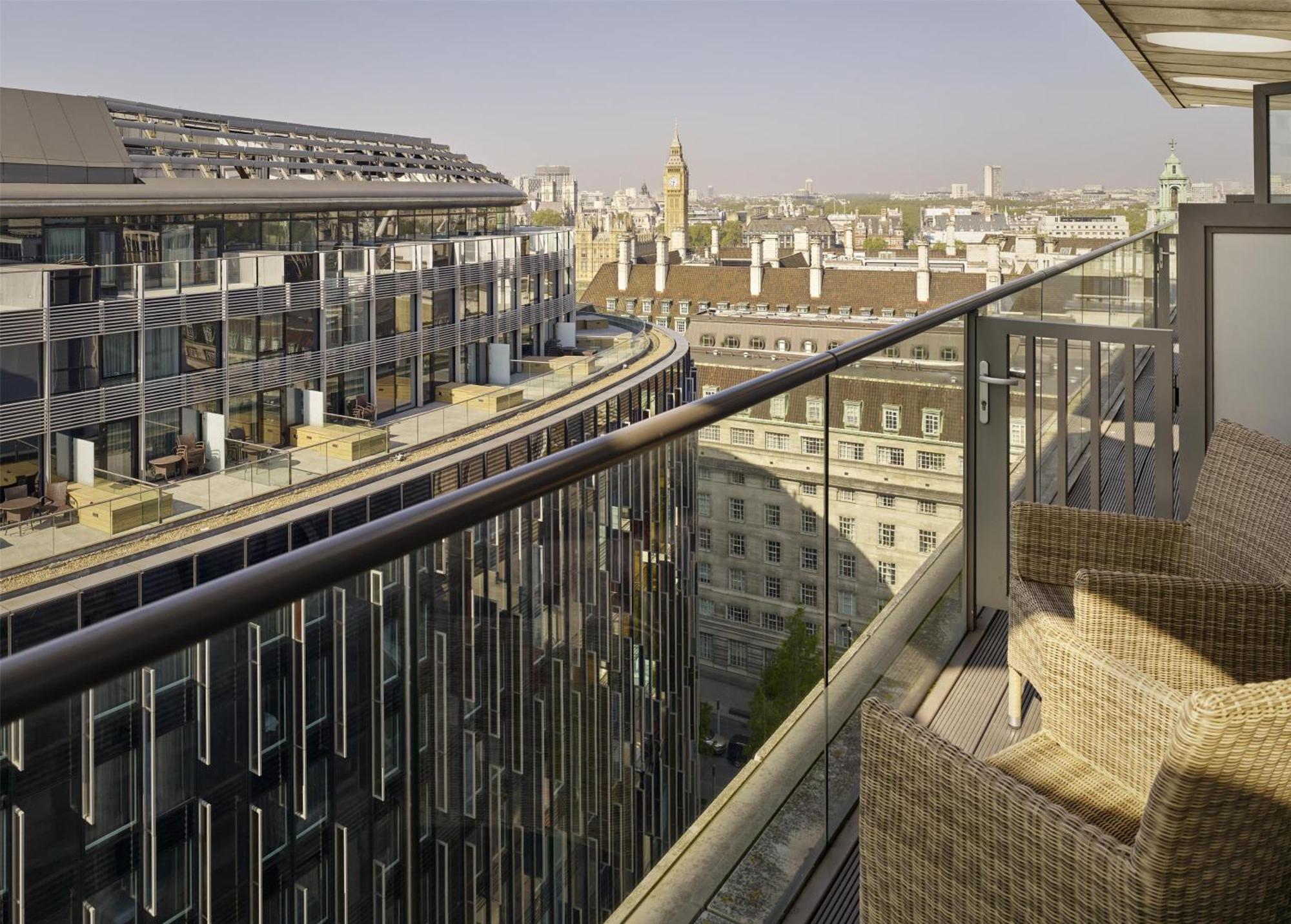Hotel Park Plaza County Hall London